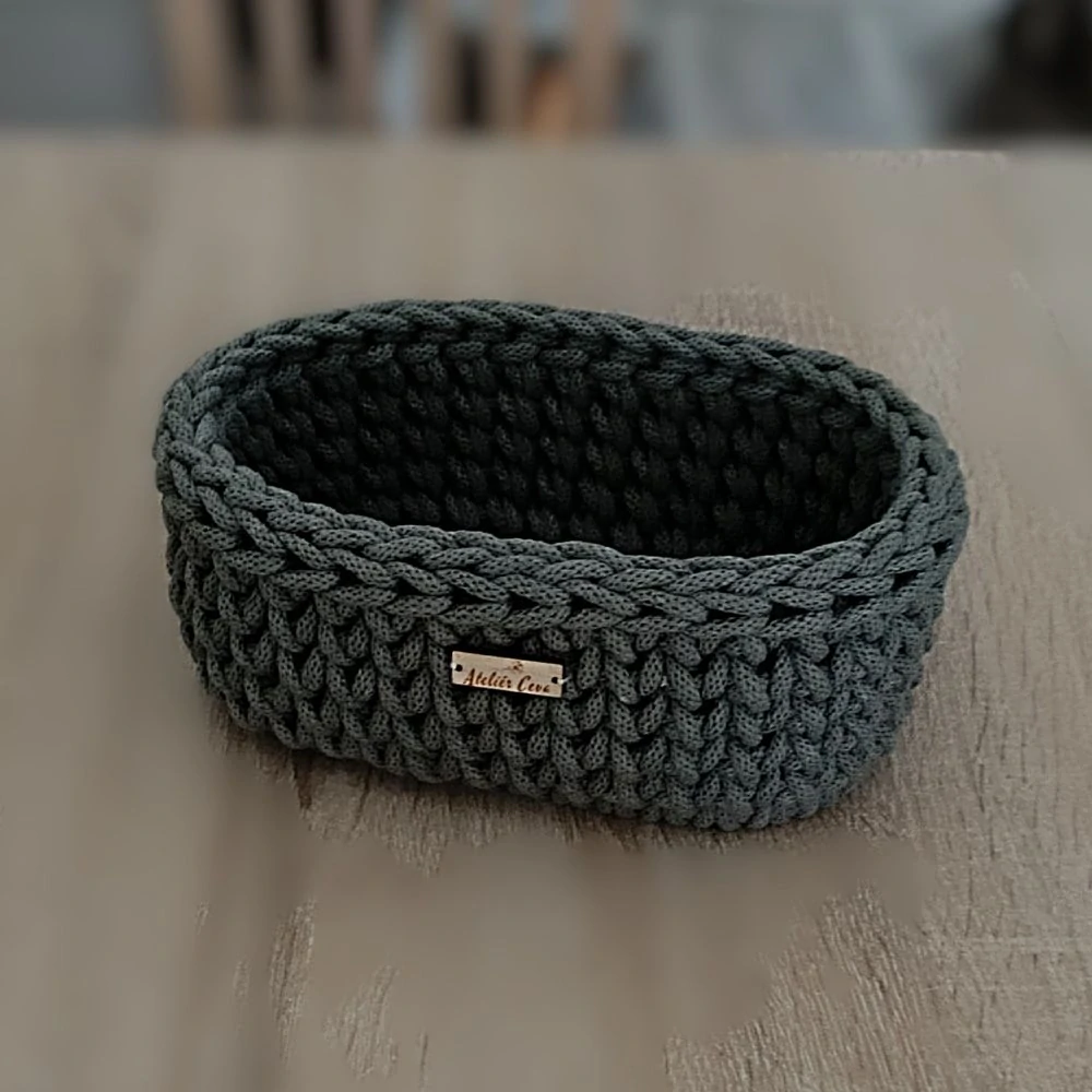 Háčkovaný košík malý oválný inox