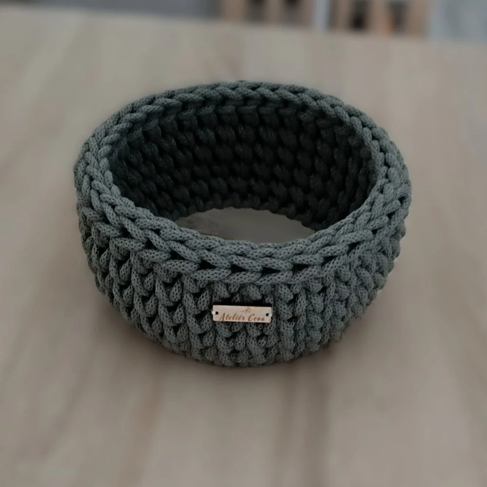 Háčkovaný košík malý kulatý inox