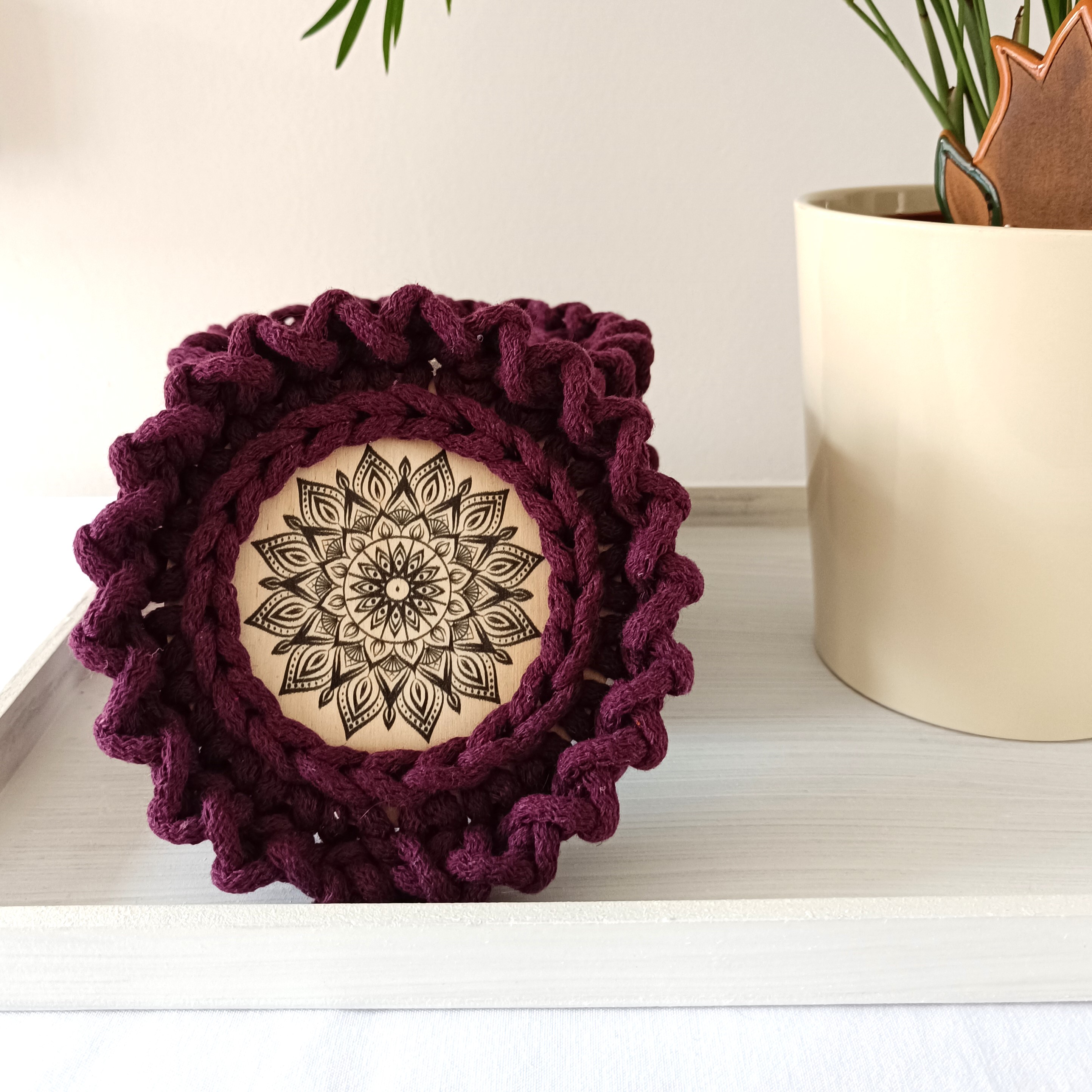Háčkovaný podtácek mandala II.