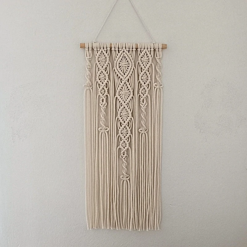 Macramé dekorace smetanová