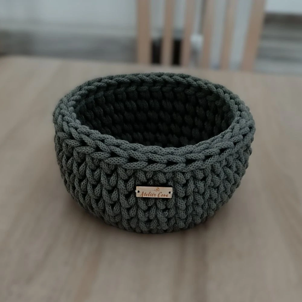Háčkovaný košík malý kulatý inox
