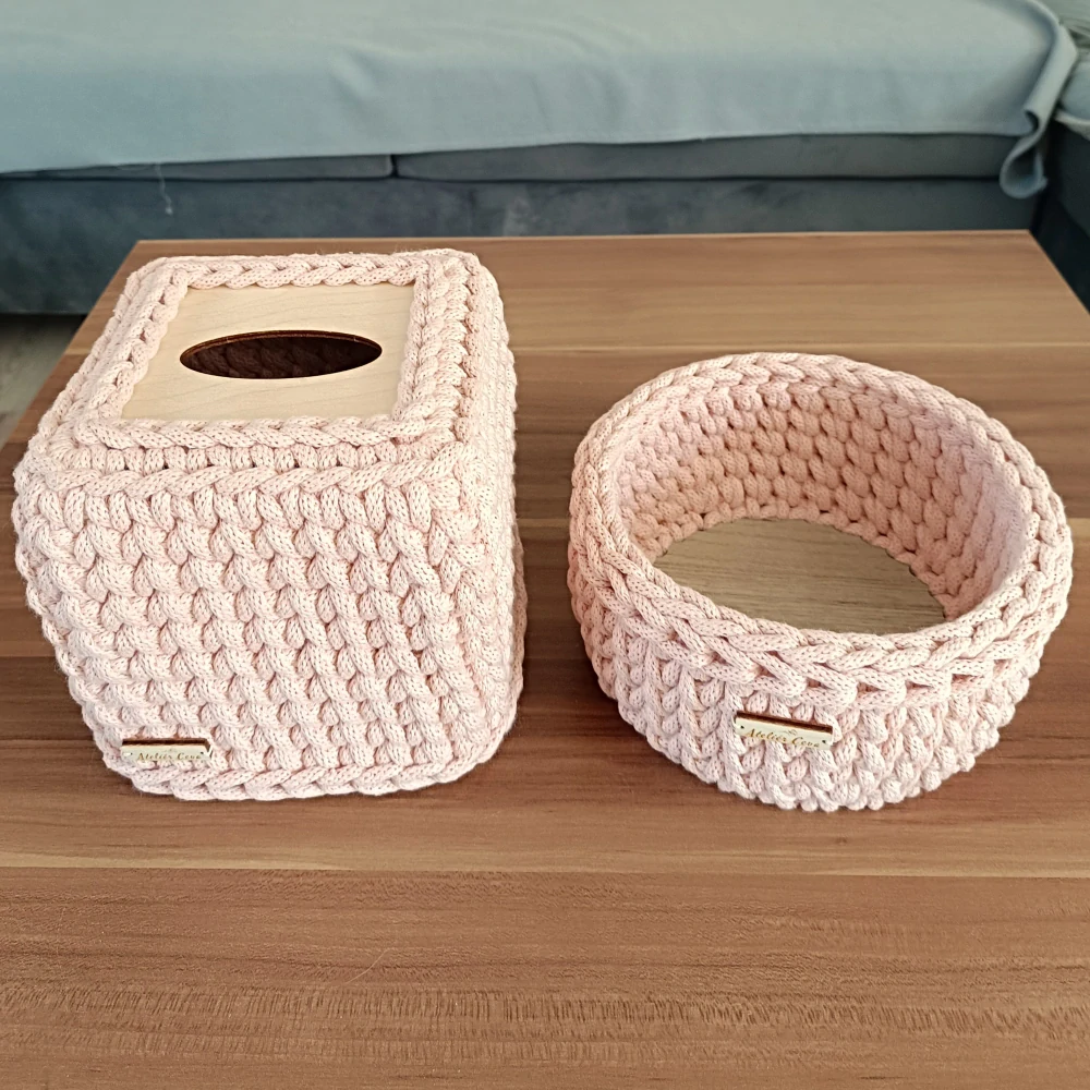 Háčkovaný košík malý a box na kapesníky pro paní Evu
