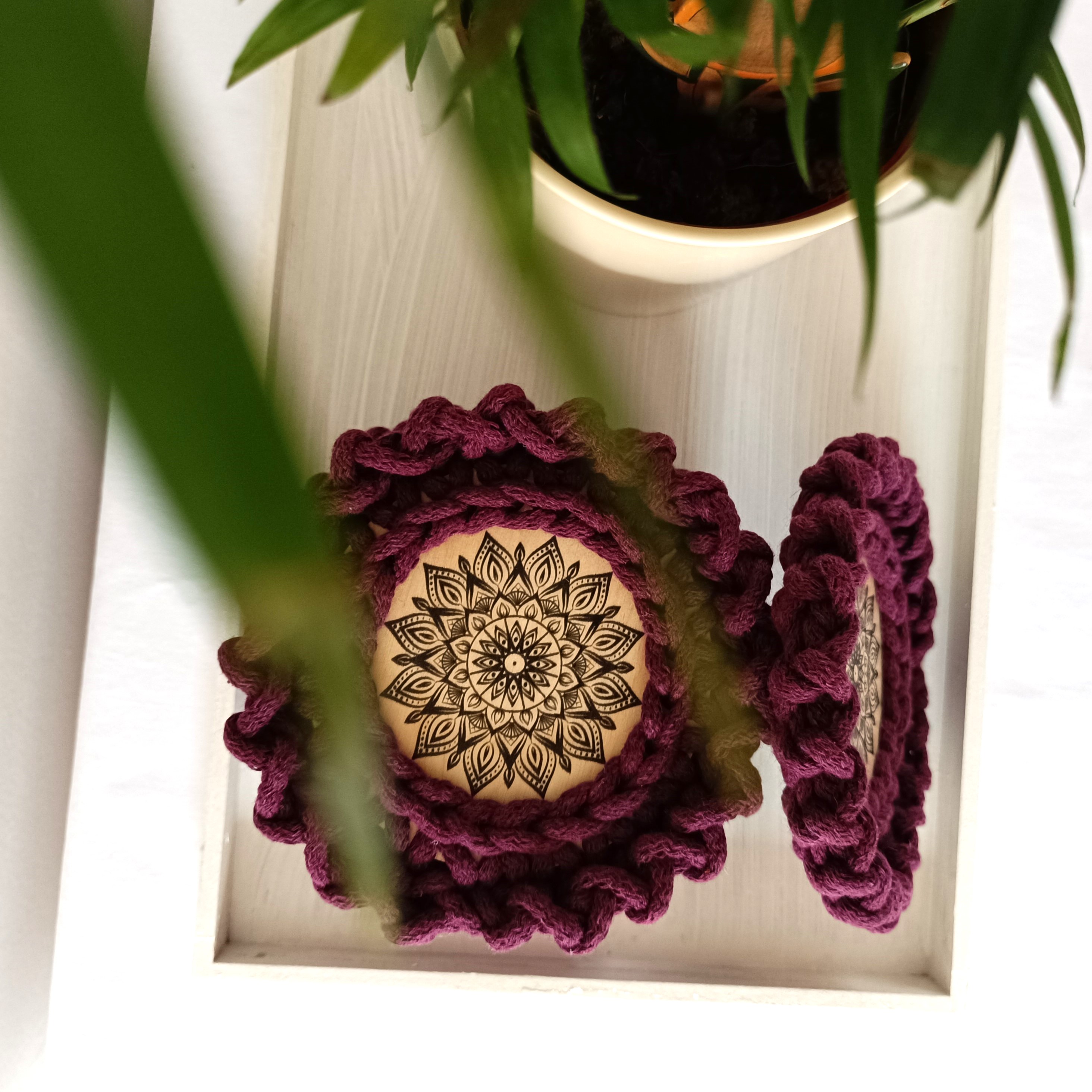 Háčkovaný podtácek mandala II.