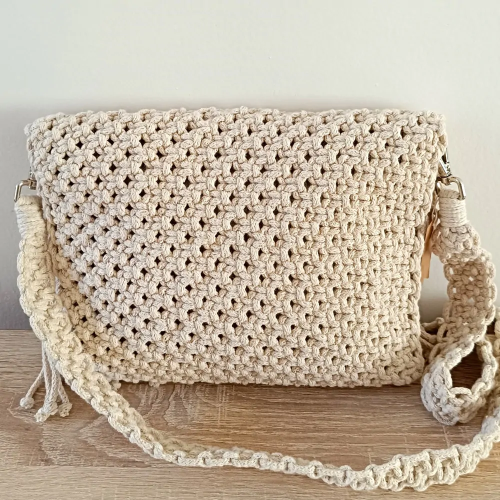Macrame kabelka sv. béžová