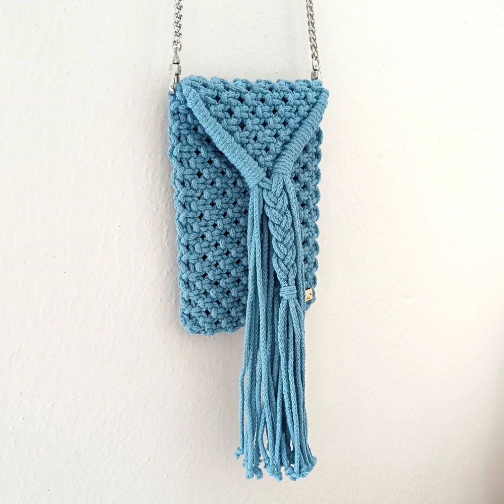 Macrame kabelka na mobil holubí šeď